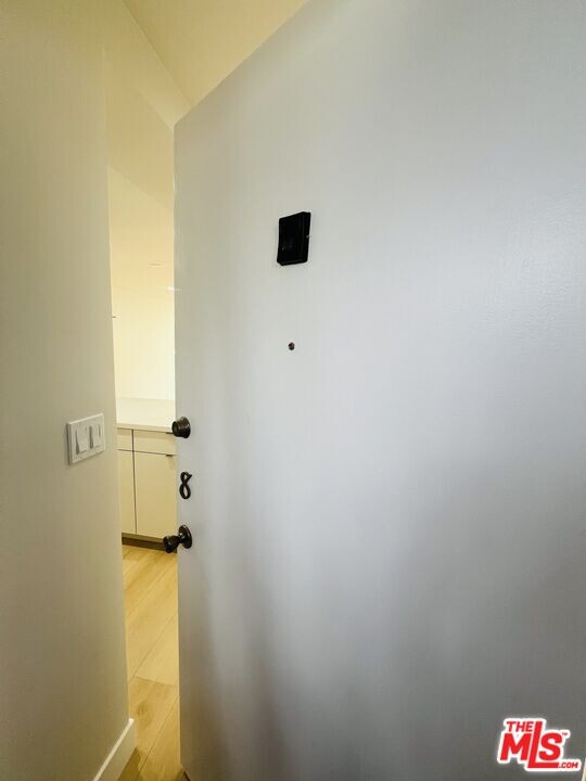 11635 Mayfield Ave in Los Angeles, CA - Building Photo