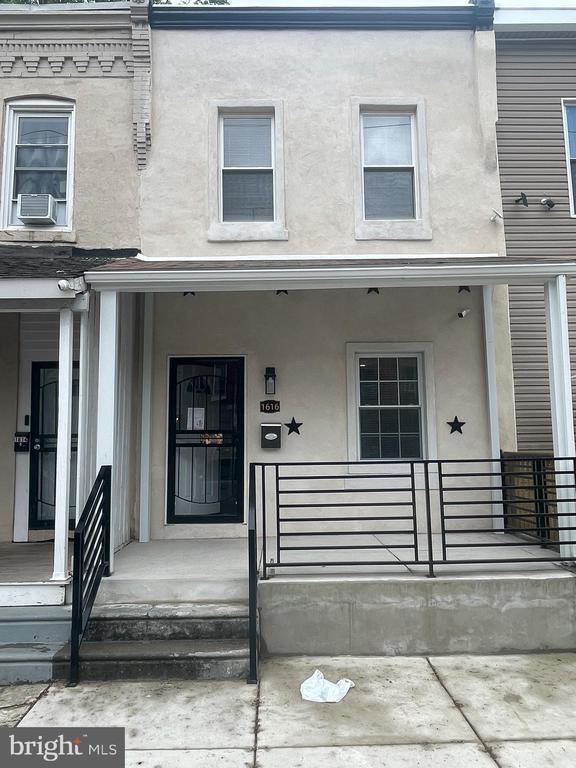 property at 1616 W Ontario St