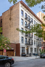 507-509 E 81st St in New York, NY - Building Photo - Building Photo