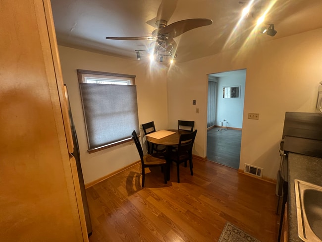 9419 Behrwald Ave in Brooklyn, OH - Foto de edificio - Building Photo