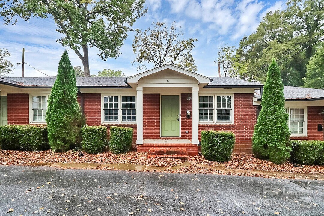 1826 Merriman Ave in Charlotte, NC - Foto de edificio