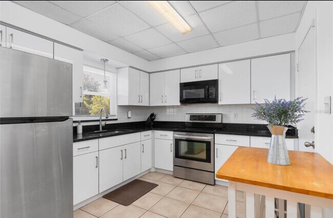 3136 Harbor Blvd in Port Charlotte, FL - Building Photo - Building Photo