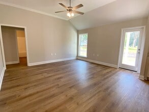 412 E Lawson St in Hahira, GA - Building Photo - Building Photo