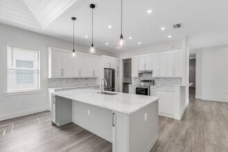 163 Cambria Ln in Naples, FL - Building Photo - Building Photo