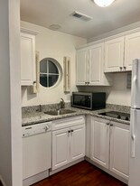 523 Old Pond Ln in Norwich, CT - Building Photo