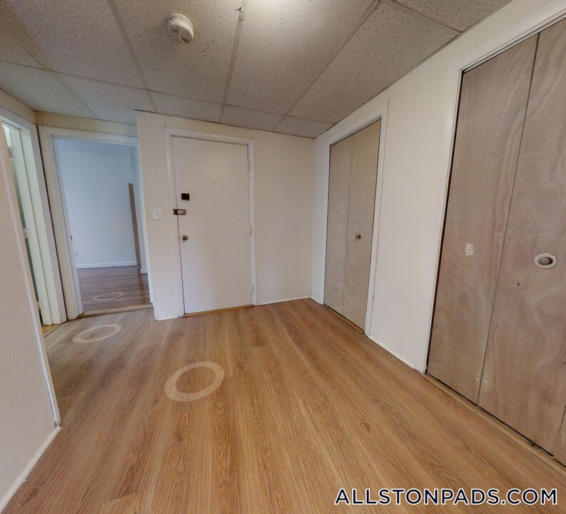 1135 Commonwealth Ave in Boston, MA - Building Photo
