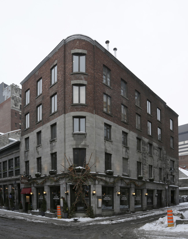 39 Saint-Paul E in Montréal, QC - Building Photo - Primary Photo