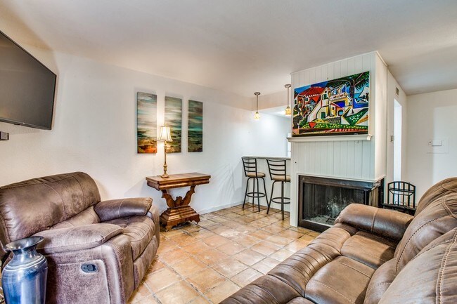 2710 Douglas Ave-Unit -102 in Dallas, TX - Building Photo - Building Photo