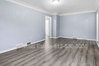 9608 Frankstown Rd in Pittsburgh, PA - Building Photo - Building Photo