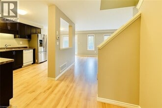 6 Upper Mercer St in Kitchener, ON - Building Photo - Building Photo