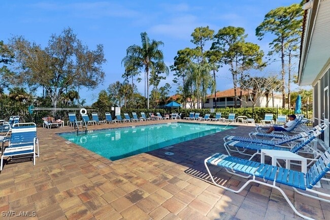 property at 350 Robin Hood Cir