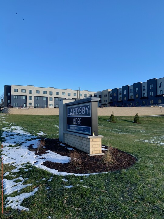 Landsby Ridge in Mount Horeb, WI - Foto de edificio