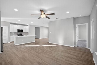 183 Outlaw Dr in Jarrell, TX - Building Photo - Building Photo