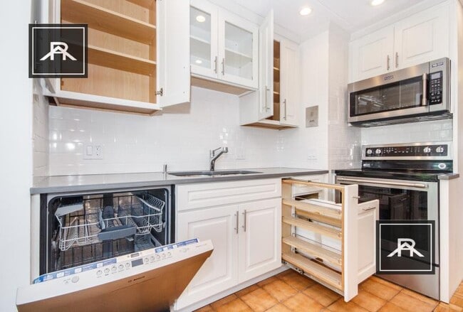 33 Harris St in Brookline, MA - Building Photo - Building Photo