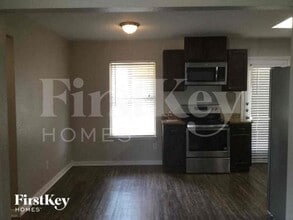 600 Dayton Rd in Mansfield, TX - Building Photo - Building Photo