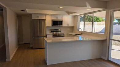 1941 E Manhatton Dr in Tempe, AZ - Building Photo - Building Photo