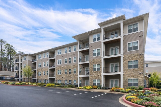 Reserve at Bolton in Atlanta, GA - Foto de edificio - Building Photo