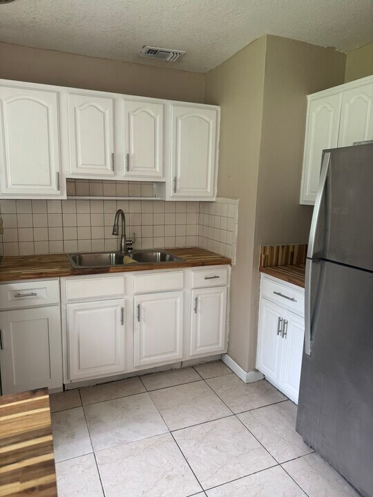 4837 Shoshone St in Orlando, FL - Building Photo