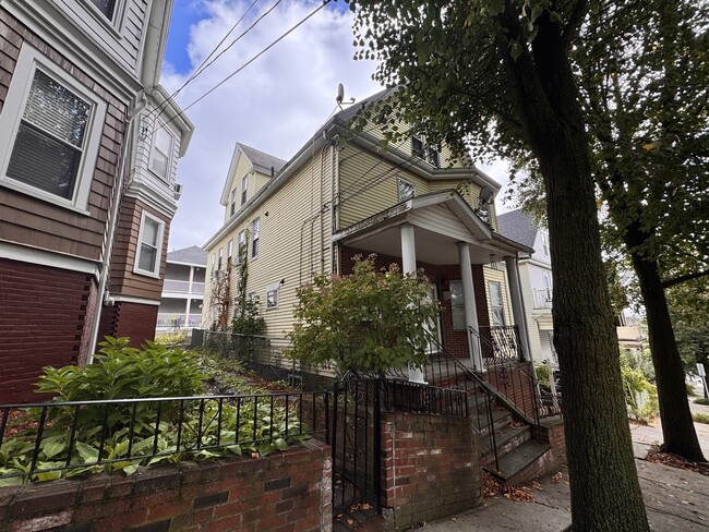 11 Columbus Ave, Unit Garden