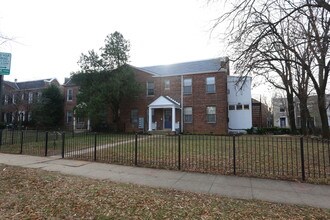 1249 S Carolina Ave SE in Washington, DC - Building Photo - Building Photo