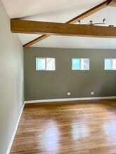 10748 Charnock Rd in Los Angeles, CA - Foto de edificio - Building Photo