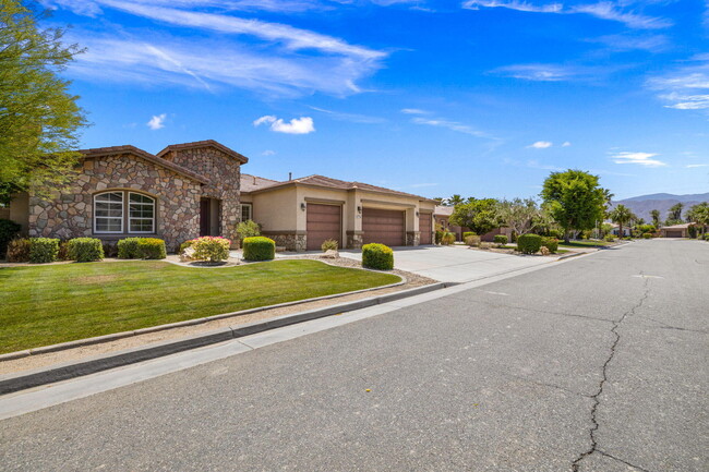 57768 Cantata Dr in La Quinta, CA - Building Photo - Building Photo