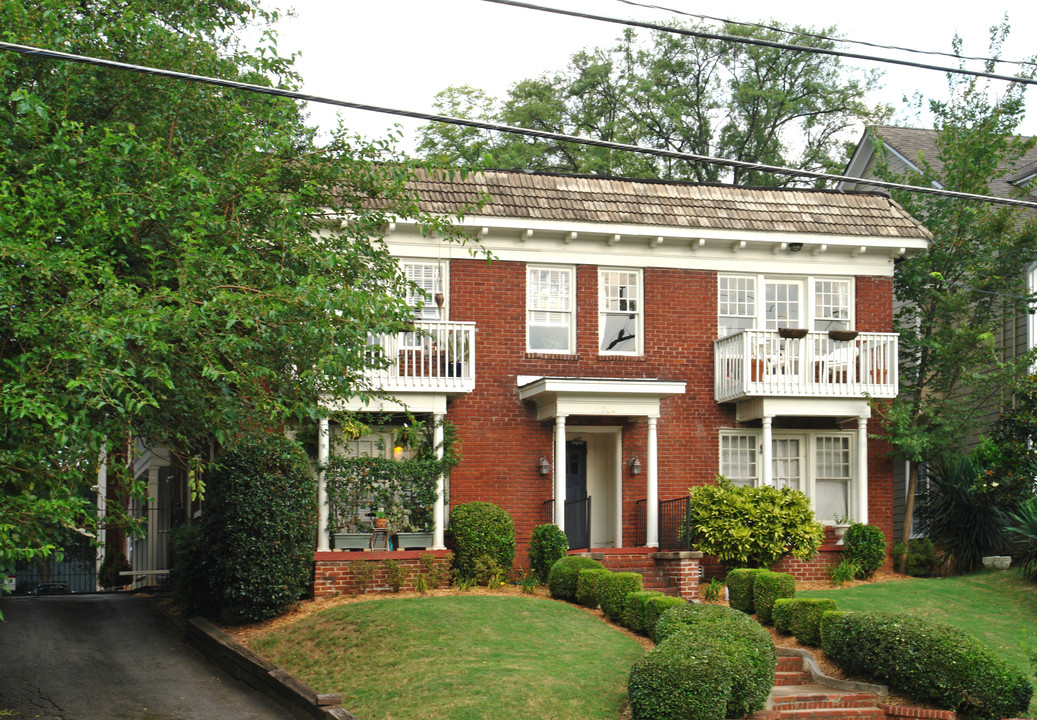 706 Charles Allen Dr NE in Atlanta, GA - Foto de edificio