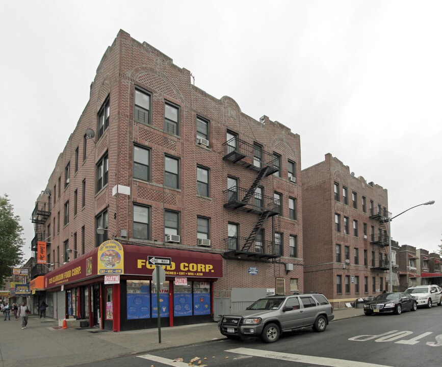 250 E 96th St in Brooklyn, NY - Foto de edificio