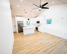 539 N Garden Ave in Clearwater, FL - Building Photo - Building Photo