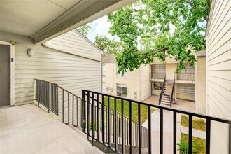 6200 W Tidwell Rd in Houston, TX - Building Photo - Building Photo