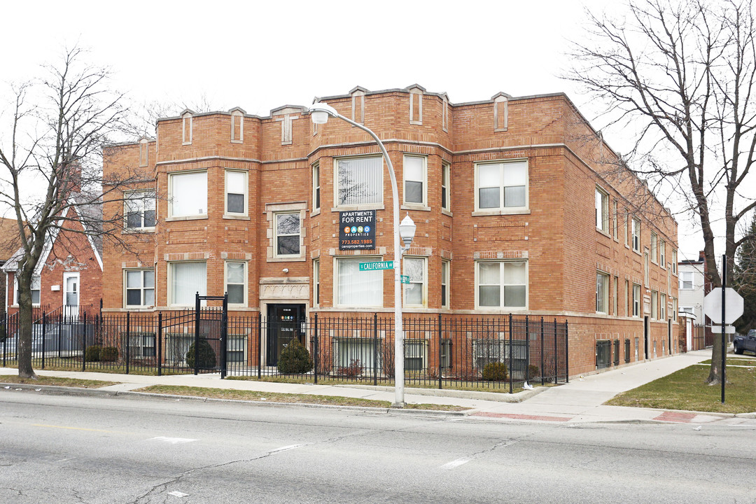 6155-6159 S California Ave in Chicago, IL - Foto de edificio