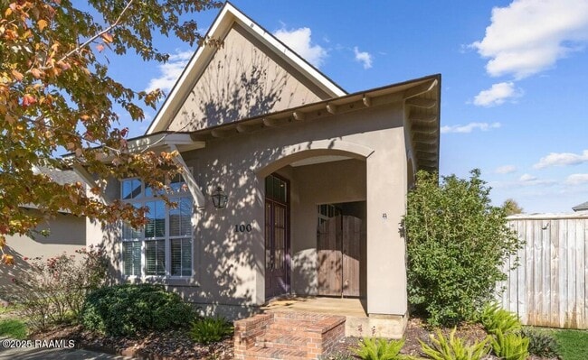 property at 100 Deysbrook Ln
