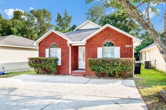 5837 Creek Station Dr in Pensacola, FL - Building Photo - Building Photo