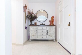 2313 Hollister Ter in Glendale, CA - Foto de edificio - Building Photo