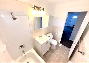 11260 Fisher Ave in Warren, MI - Building Photo - Building Photo