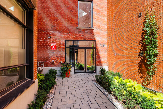 723 Rue in Montréal, QC - Building Photo - Building Photo