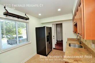 2311 Emerald Heights Ct in Reston, VA - Building Photo - Building Photo