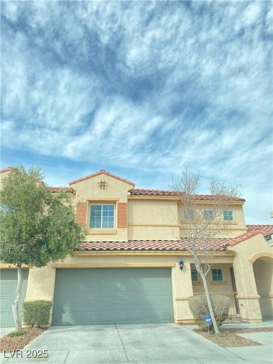 7892 Wild Thistle Ct in Las Vegas, NV - Foto de edificio