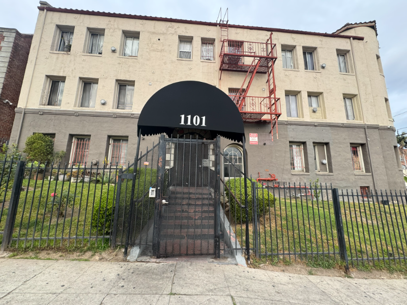 1101 S Norton Ave-Unit -305 in Los Angeles, CA - Building Photo