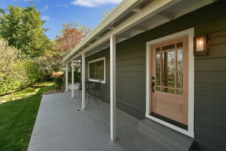 925 Hawthorn Dr in Lafayette, CA - Building Photo - Building Photo