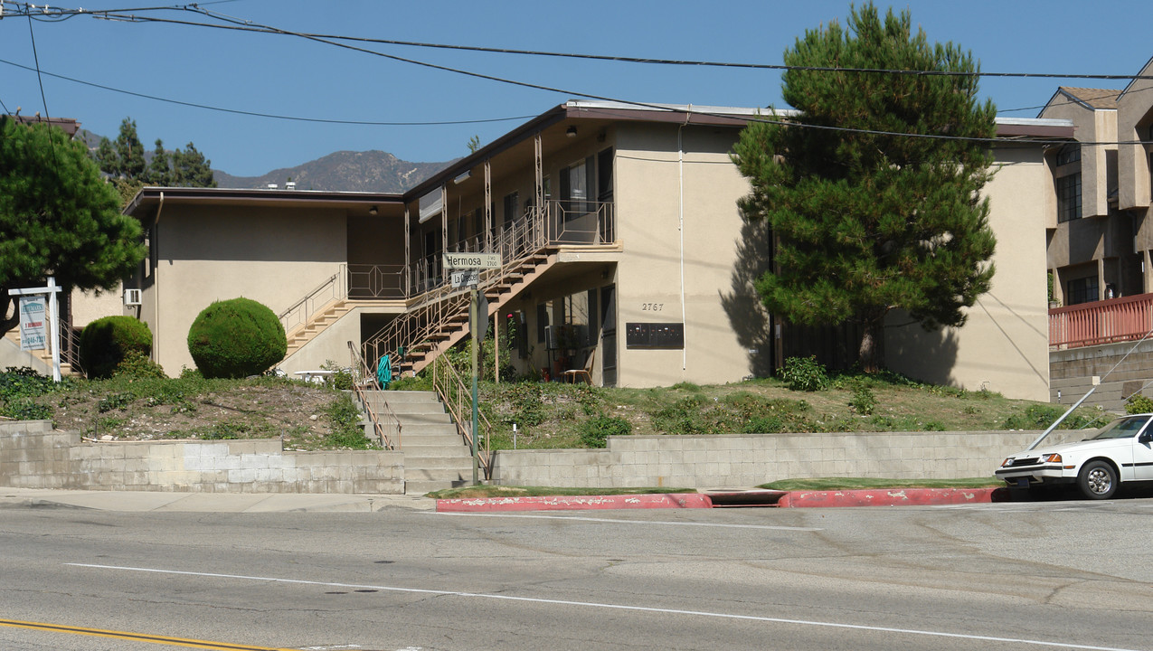 2767 Hermosa Ave in La Crescenta, CA - Building Photo