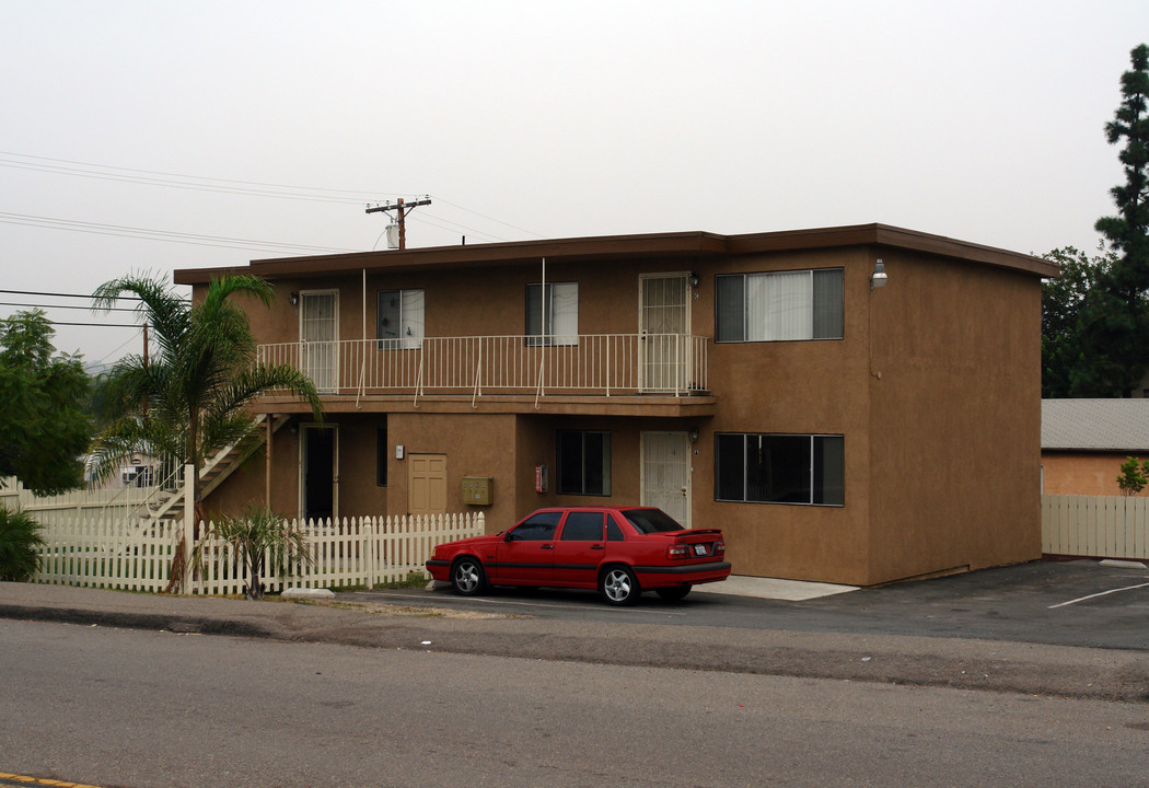 1005 Gillespie Dr in Spring Valley, CA - Building Photo