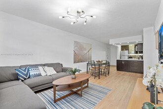 3522 NE 166th St-Unit -6 in North Miami Beach, FL - Foto de edificio - Building Photo