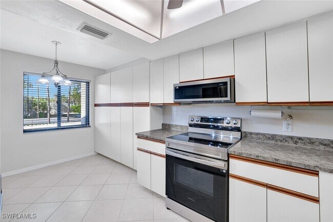 property at 4987 Pepper Cir