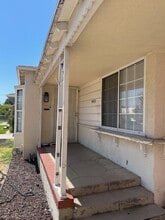 4435 E 60th St, Unit Front/main house in Maywood, CA - Building Photo - Building Photo
