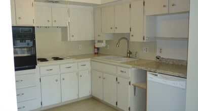 2402 Ecuadorian Way, Unit 2402 Ecuadorian Way #50 in Clearwater, FL - Building Photo - Building Photo