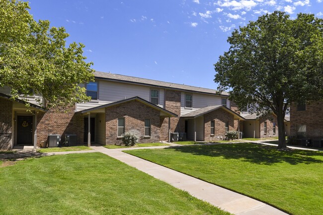 Cimarron Place Apartments in Odessa, TX - Building Photo - Building Photo