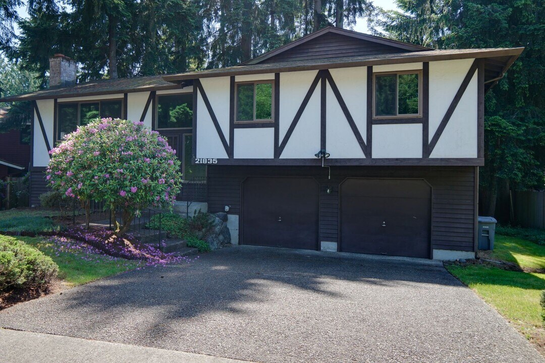 21835 124th Ave SE in Kent, WA - Building Photo