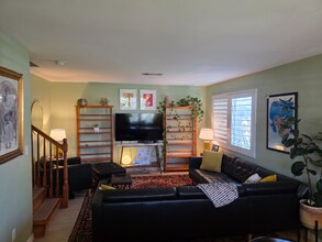 303 S Freeman St in Oceanside, CA - Building Photo - Building Photo