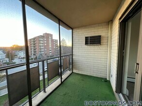 385 Massachusetts Ave, Unit 30 in Arlington, MA - Foto de edificio - Building Photo